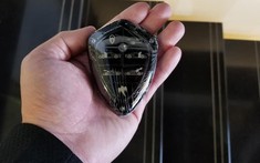 Hé lộ hình ảnh đầu tiên về chìa khóa xe Koenigsegg Regera sắp về Việt Nam