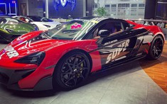 Tìm khách mua, siêu xe McLaren 570S được diện bộ áo mới, điểm nhấn là đỏ-đen hòa quyện vào nhau