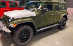 Gia đình Ốc Thanh Vân tậu Jeep Wrangler Sahara phiên bản "hot", giá hơn 3,6 tỷ đồng