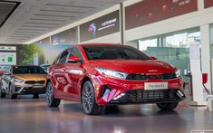 Mẫu xe nào có giá lăn bánh rẻ nhất phân khúc sedan hạng C?