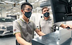 Khách hàng đang sử dụng xe Bentley bất ngờ được hưởng hậu mãi lớn