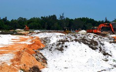 Doanh nhiệp phản ánh với Quảng Nam về việc dùng cát trắng để san nền dự án gây lãng phí tài nguyên