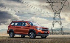 Suzuki XL7 giảm 50 triệu đồng, đem lợi thế xe nhập giá tốt "đấu" Xpander