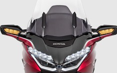 Nâng dung tích cốp, cải tiến hệ thống âm thanh, Honda Gold Wing tăng giá 30 triệu đồng trên bản mới