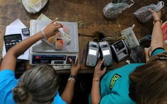 Siêu lạm phát, Venezuela cắt giảm 6 số 0 khỏi đồng tiền, biến 1 triệu bolivar thành 1 bolivar