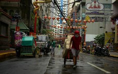 Lạm phát do đại dịch, khủng hoảng chuỗi cung ứng, tốc độ phục hồi không đồng đều và bất bình đẳng phủ bóng đen lên kinh tế toàn cầu