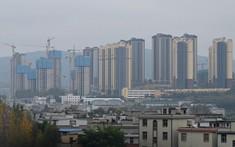 Bất động sản Trung Quốc 2022: Doanh số bán nhà giảm 10%, 1/3 nhà phát triển đối mặt với nợ xấu hoặc có nguy cơ vỡ nợ