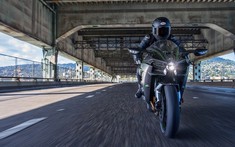 Siêu mô tô hàng hiếm Kawasaki Ninja H2 Carbon 2021 cập bến Việt Nam, chốt giá gần 1,3 tỷ đồng