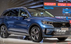 Kia Sorento âm thầm giảm giá tới cả trăm triệu đồng, quyết không để Hyundai Santa Fe có những tháng ngày bình yên