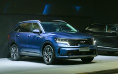 Xăng, dầu chưa đủ "ăn" Hyundai Santa Fe, Kia Sorento sẽ tất tay "chơi" thêm bản Hybrid vào đầu năm sau