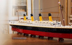 Con tàu huyền thoại Titanic biến hóa mô hình LEGO cực chính xác với hơn 9.000 mảnh ghép