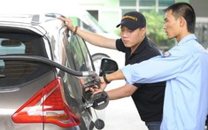 Những điểm cần lưu ý khi đi bơm xăng, dầu ô tô