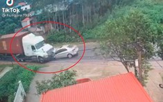 Video quay khoảnh khắc ô tô con chạy lấn làn, tông trực diện xe container tại Bắc Giang