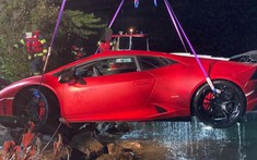 3 tiếng giải cứu siêu xe Lamborghini Huracan bị chìm dưới hồ, huy động cả khinh khí cầu