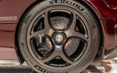 Lần đầu hé lộ bộ mâm carbon của Koenigsegg Regera, Hoàng Kim Khánh ngầm khẳng định xe sở hữu màu lạ