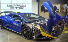 Đây là sự sành điệu của Lamborghini Huracan STO mới về nước, phải dùng chìa khóa riêng mới mở được