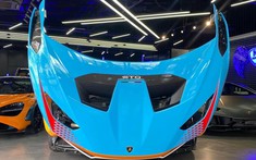 Lamborghini Huracan STO trở nên cá tính khi đỗ cạnh Lamborghini Huracan EVO và McLaren 765LT