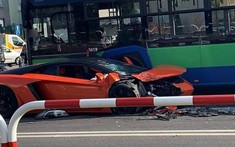 Gây tai nạn liên hoàn, lái xe Lamborghini Aventador cùng hành khách nhanh chóng bỏ trốn