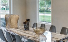 Cách chọn bàn ăn mặt đá cho không gian nhà bếp hiện đại, sang trọng