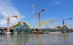 Quảng Ninh: Hợp long cầu 2.100 tỉ đồng nối khu bắc với khu nam TP. Hạ Long