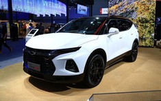Chevrolet Blazer 48V White Night Edition trình làng - SUV 7 chỗ cạnh tranh Hyundai Santa Fe