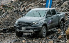 Chào mùa mua sắm cuối năm, Ford Ranger Raptor kèm ‘‘lạc’’ sương sương 50 triệu đồng tại đại lý
