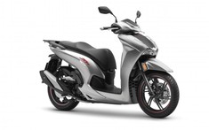 Honda SH 350i tại Việt Nam được bổ sung bản Đặc biệt với logo màu đỏ nổi bật, rẻ hơn bản Thể thao 500.000 đồng