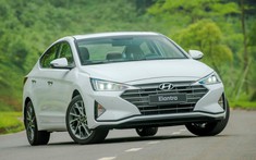Hyundai Elantra vẫn đang được giảm giá tới 60 triệu đồng tại đại lý, liệu có phải xả hàng đón bản mới?