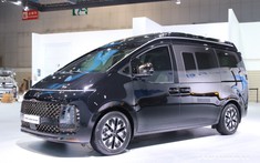 Cận cảnh Hyundai Staria Lounge Limousine 2022 - MPV cao cấp với trần xe bầu trời sao như Rolls-Royce