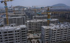 Trái phiếu dồn dập hết hạn, các nhà phát triển Trung Quốc lấy tiền đâu để trả nợ khi doanh số bán nhà giảm 1/3 và khủng hoảng tiền mặt trầm trọng?