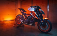 KTM tung "hàng nóng" Super Duke R EVO với hệ thống treo bán chủ động đắt giá