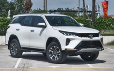 Loạt xe Toyota vẫn sẽ nhận ưu đãi khủng trong tháng cuối năm dù lệ phí trước bạ có giảm