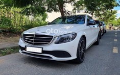 Lăn bánh 2 năm Mercedes-Benz C 200 Exclusive vẫn bán giá ngang C180 đời mới
