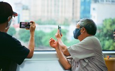 Ngày đầu miễn phí, người dân Hà Nội háo hức trải nghiệm tàu điện Cát Linh – Hà Đông