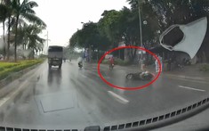 Video: Người đàn ông đuổi theo xe máy tông mình ngã trên đường ở Hà Nội khiến dân mạng phì cười