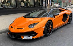 Cận cảnh siêu xe Lamborghini Aventador SVJ mui trần đầu tiên lăn bánh tại Sài thành