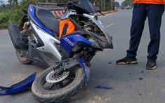 Yamaha NVX 155 gãy phuộc bánh trước sau va chạm với xe tải trên đại lộ Thăng Long, người điều khiển may mắn thoát chết