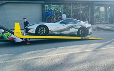 Ferrari 812 Superfast màu đen duy nhất trong nước được thay áo, lên xe chuyên dụng về Hà Nội định cư