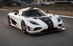 Koenigsegg One:1 xuất hiện trong showroom mà Hoàng Kim Khánh mua Regera có giá "đắng nghét"
