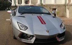 Chiếc Lamborghini Aventador màu bạc đẹp mắt này thực chất chỉ là một chiếc Honda Civic