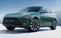 Nhà sản xuất smartphone Huawei giới thiệu mẫu xe mới, cạnh tranh Tesla Model Y