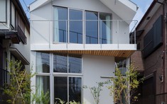 Nhà gỗ 1 tầng ấm cúng trên sườn đồi với chi phí 3,9 tỉ đồng tại Nhật