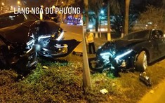 Bắc Ninh: Tông trúng trụ đèn, xe VinFast LUX A2.0 vỡ nát hết phần đầu xe