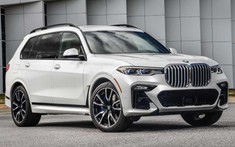 SUV hạng sang BMW X7 bị tố lỗi khay đựng cốc khiến túi khí có thể vô tình bung ra