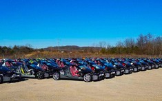 Hàng chục chiếc ô tô Chevrolet Corvette 2022 bị hỏng sau "siêu bão" xếp hàng chờ tiêu hủy