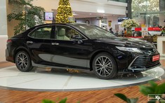 Chi tiết Toyota Camry 2.0Q 2022 vừa về đại lý, phiên bản mới nhiều tiện nghi đáng giá