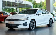 Giá cao nhất chỉ bằng bản tiêu chuẩn của Toyota Camry, Kia K5 2022 có gì để thuyết phục khách Việt “chốt đơn”?