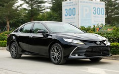 Hybrid thì cũng hay đấy nhưng bản 2.0Q mới là yếu tố giúp Toyota Camry 2022 trở thành “chiến thần doanh số”