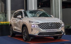 Hyundai Santa Fe 2022 lặng lẽ cập bến đại lý: Thêm tính năng, tăng giá bán