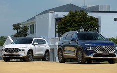 Hyundai Santa Fe tại Việt Nam loại bỏ 2 phiên bản, giá tăng nhẹ 20 triệu đồng đi kèm tính năng mới